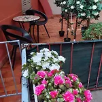 Studio Lumineux Avec Parking Proche Monaco, Nice, Plage Et Gare